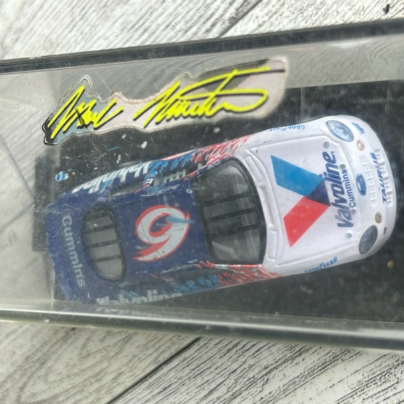 Racing Champions Mark Martin #6 NASCAR Valvoline 1:24 Die Cast New - Picture 9 of 9